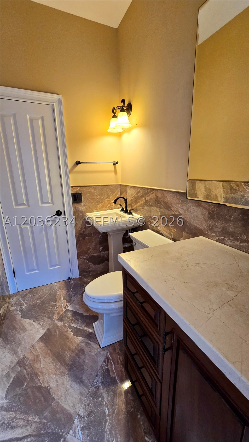 HOLLYWOOD LAKES SECTION - Residential