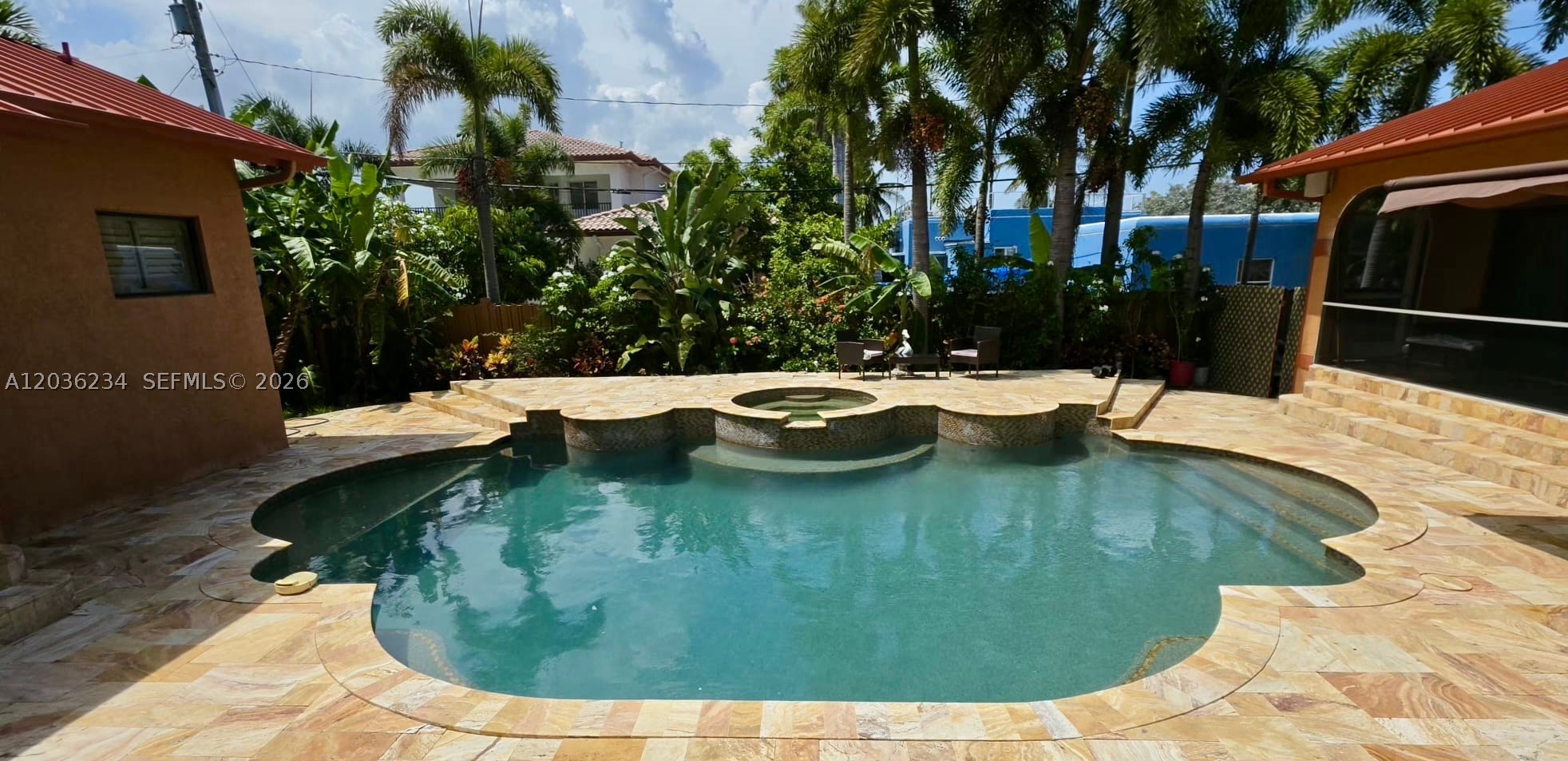 HOLLYWOOD LAKES SECTION - Residential