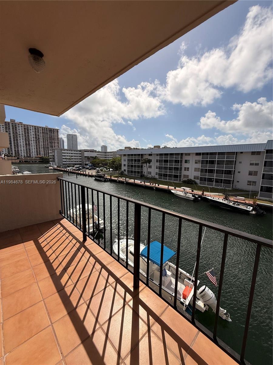 WATERWAY ISLES CONDO - Residential