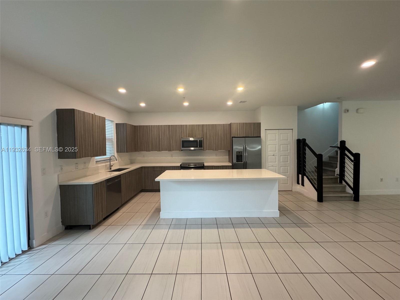 HIGHLAND AT PARK CENTRAL - Residential