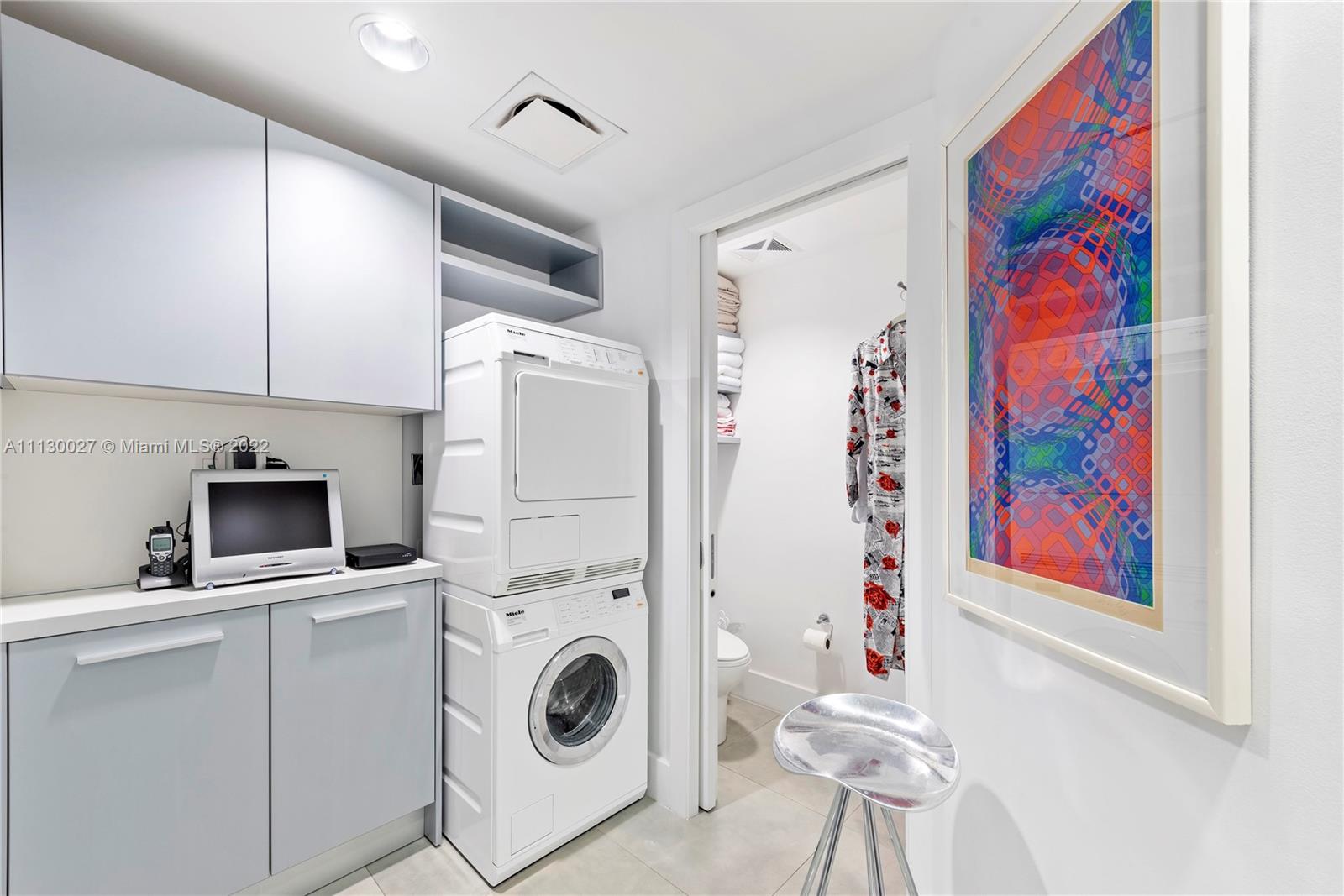 AZURE CONDO - Residential