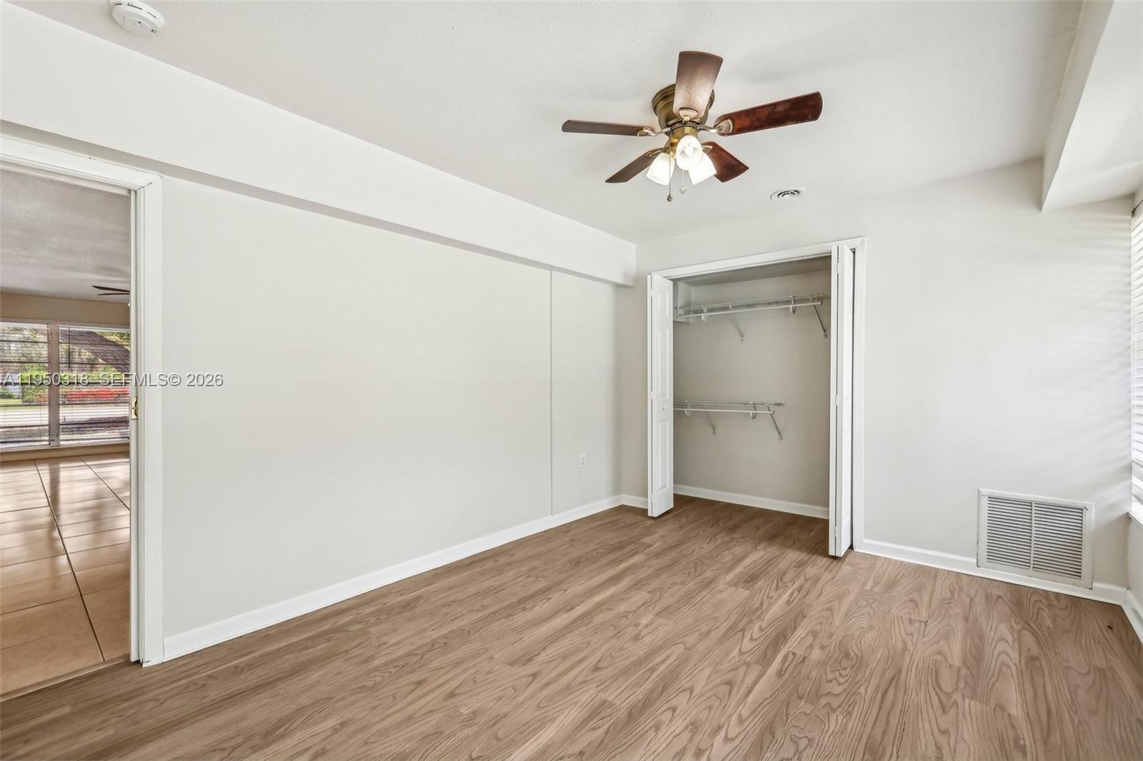 COUNTRY CLUB VILLAGE SEC - Residential