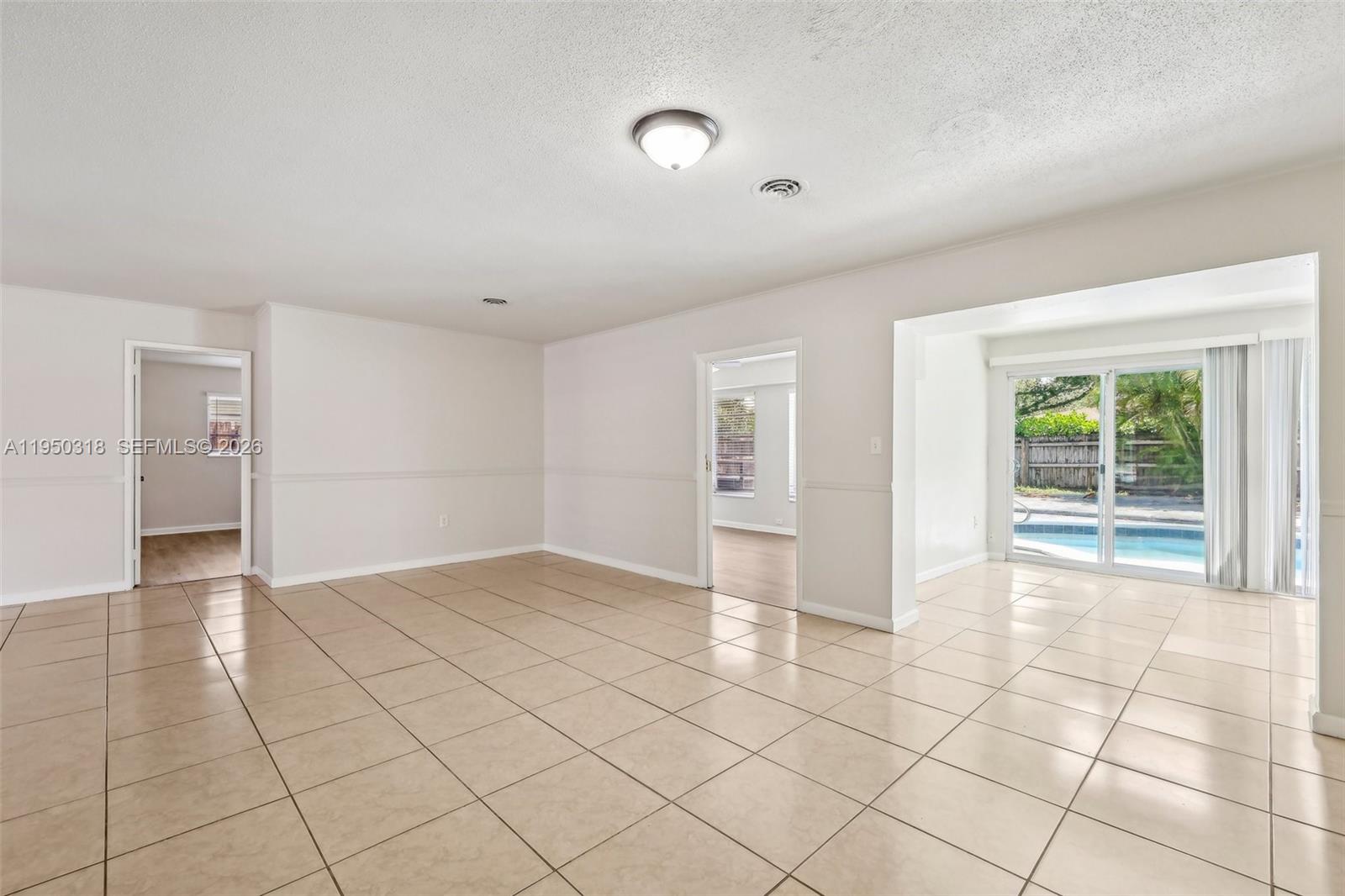 COUNTRY CLUB VILLAGE SEC - Residential