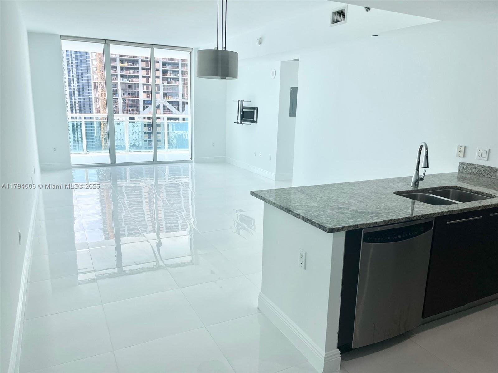 THE PLAZA 851 BRICKELL CO - Residential Lease