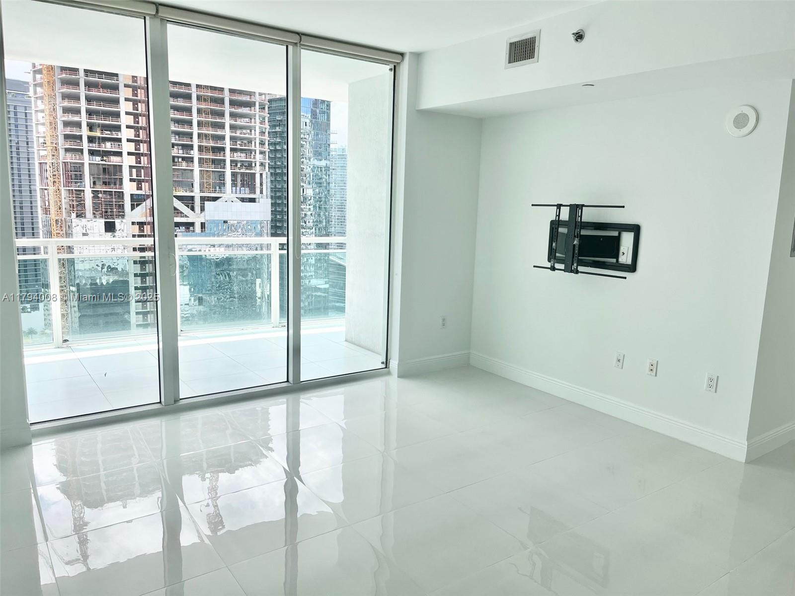 THE PLAZA 851 BRICKELL CO - Residential Lease