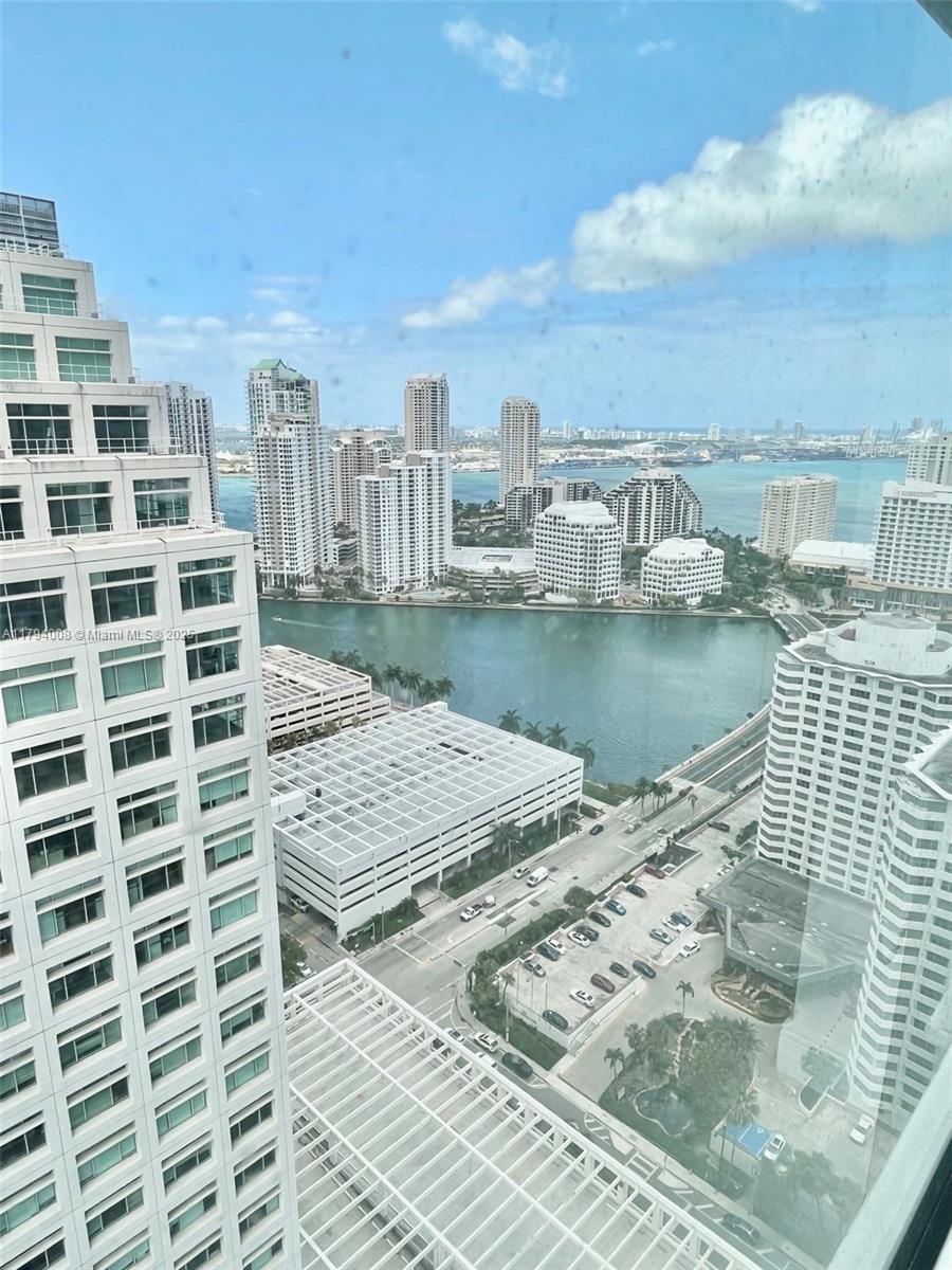 THE PLAZA 851 BRICKELL CO - Residential Lease