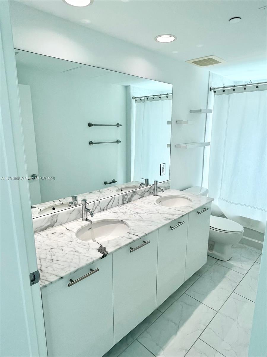 THE PLAZA 851 BRICKELL CO - Residential Lease
