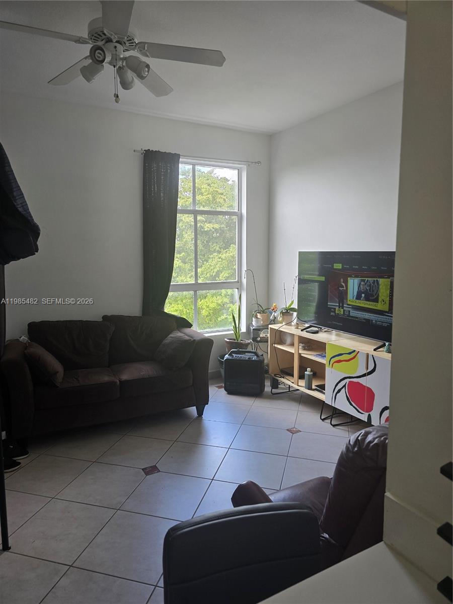 ROYAL PALMS CONDO - Residential