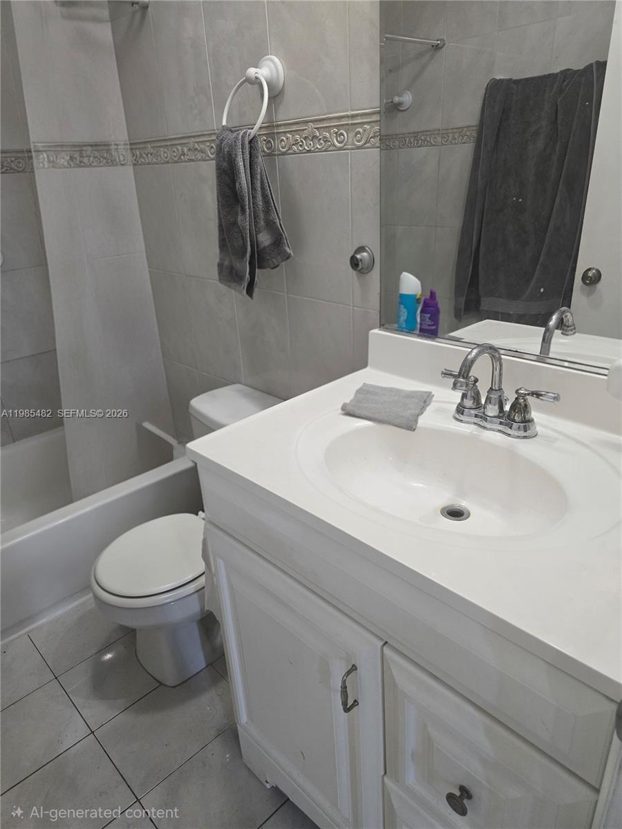 ROYAL PALMS CONDO - Residential