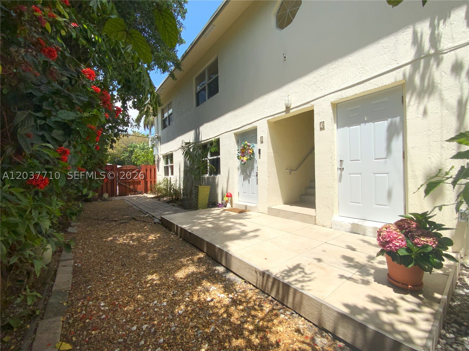 CASCADE FALLS CONDO - Residential Lease