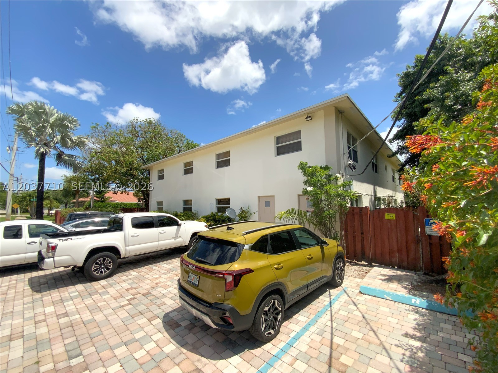 CASCADE FALLS CONDO - Residential Lease