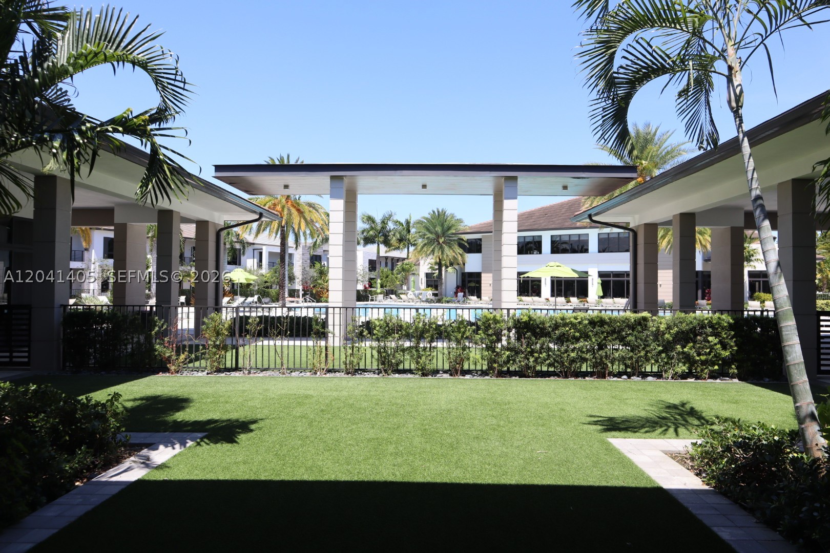 DOWNTOWN DORAL SOUTH PHAS - Residential