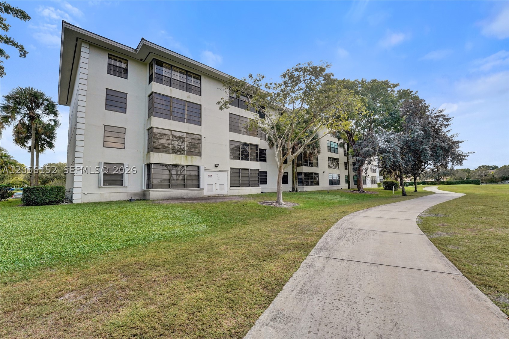 CONDO 22 OF WHITEHALL CON - Residential