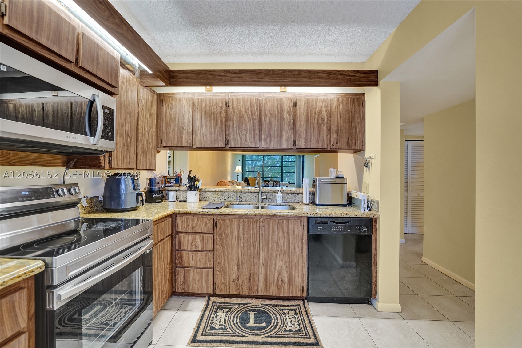 CONDO 22 OF WHITEHALL CON - Residential