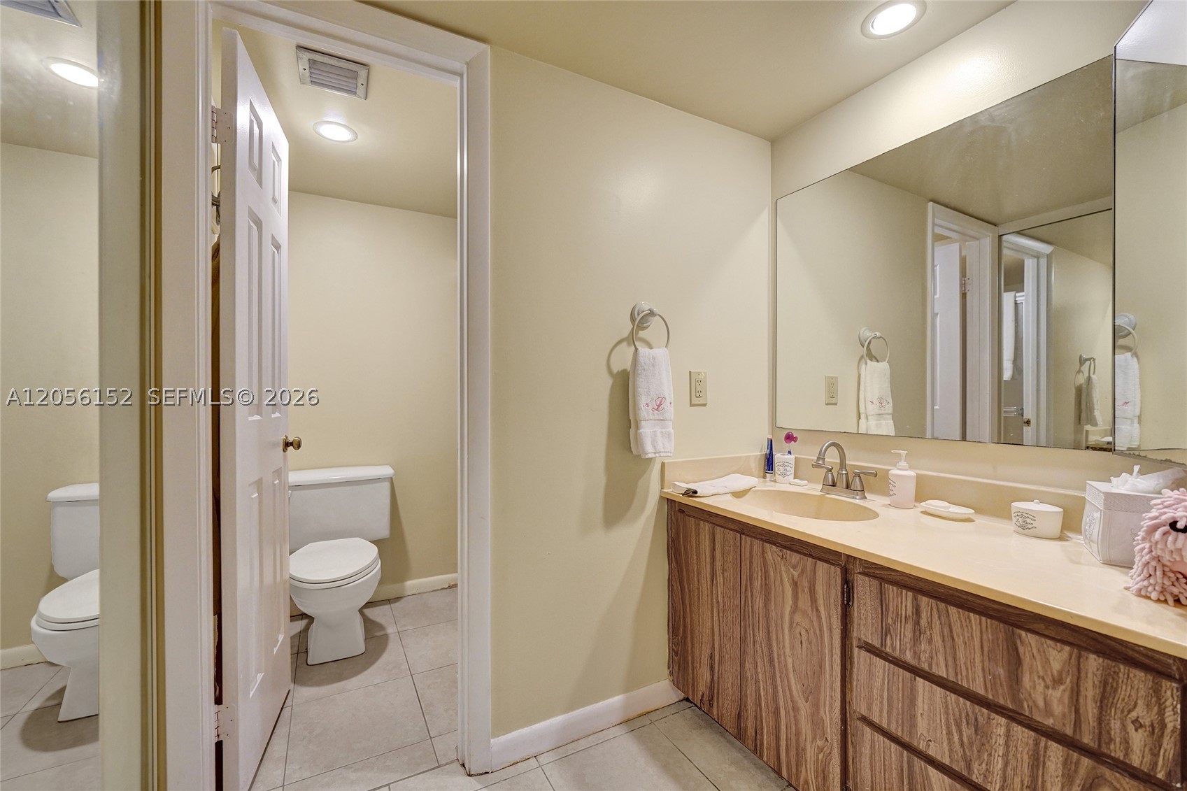 CONDO 22 OF WHITEHALL CON - Residential