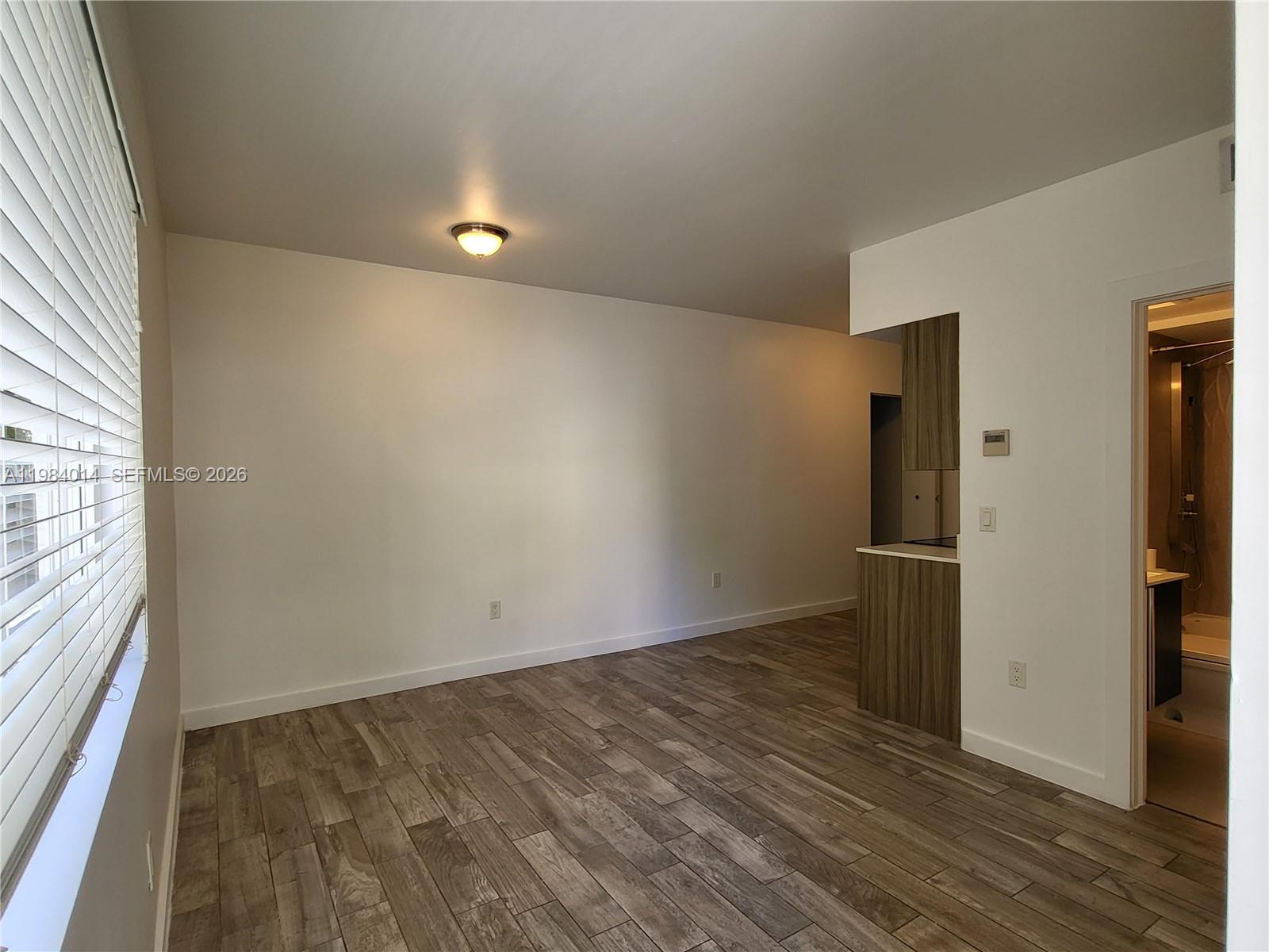 551/557 MICHIGAN CONDO - Residential Lease