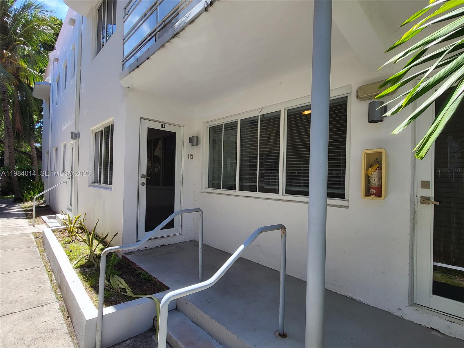 551/557 MICHIGAN CONDO - Residential Lease