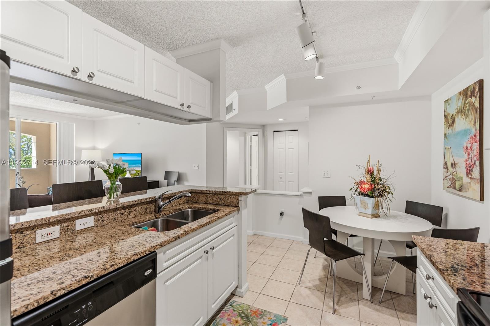 PORTO BELLAGIO CONDO - Residential