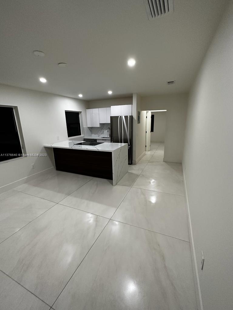 ENGLEWOOD - Residential Lease