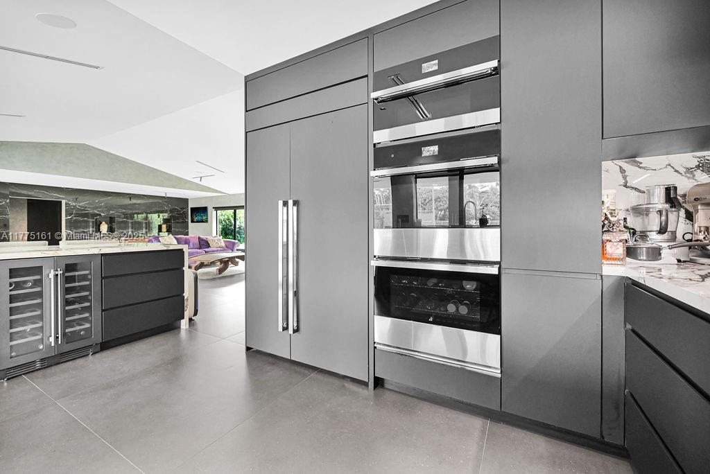 MONTGOMERY GROVES ESTATES - Residential