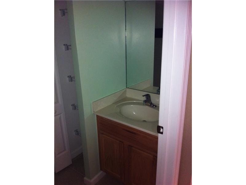 MANDARIN LAKES - Residential Lease