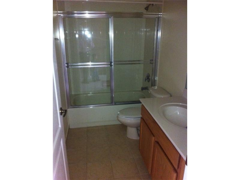 MANDARIN LAKES - Residential Lease