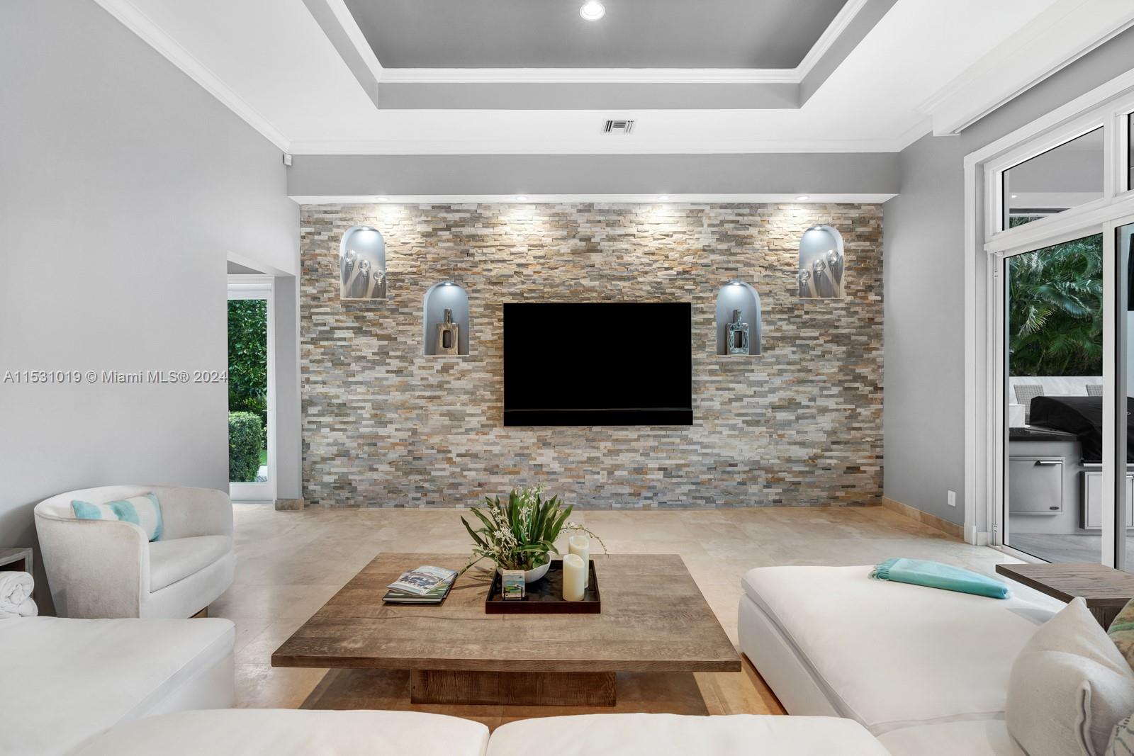 ROYAL PALM YACHT & COUNTR - Residential