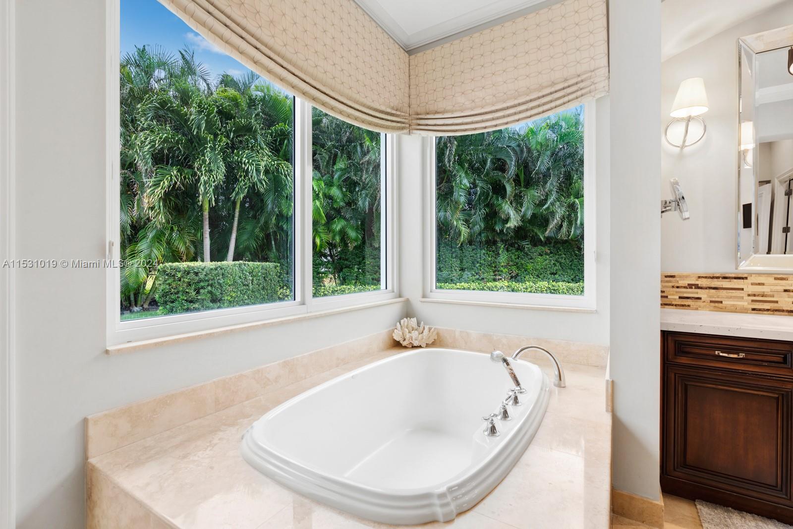 ROYAL PALM YACHT & COUNTR - Residential