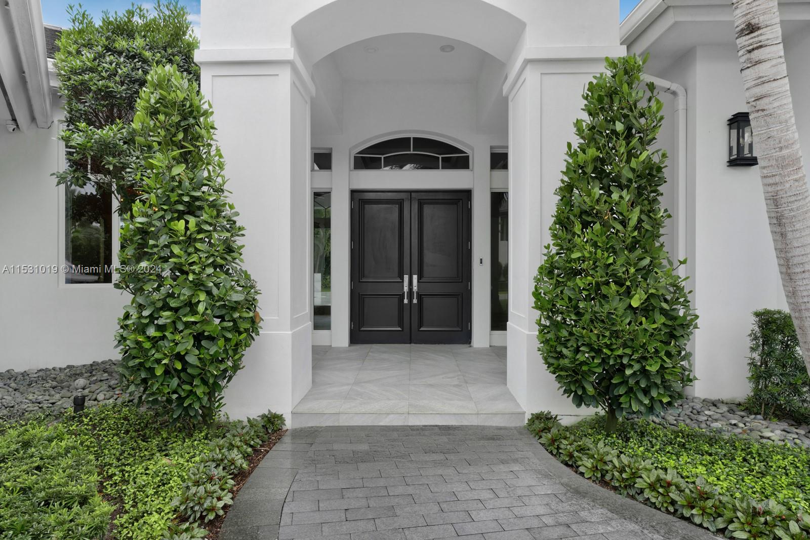 ROYAL PALM YACHT & COUNTR - Residential