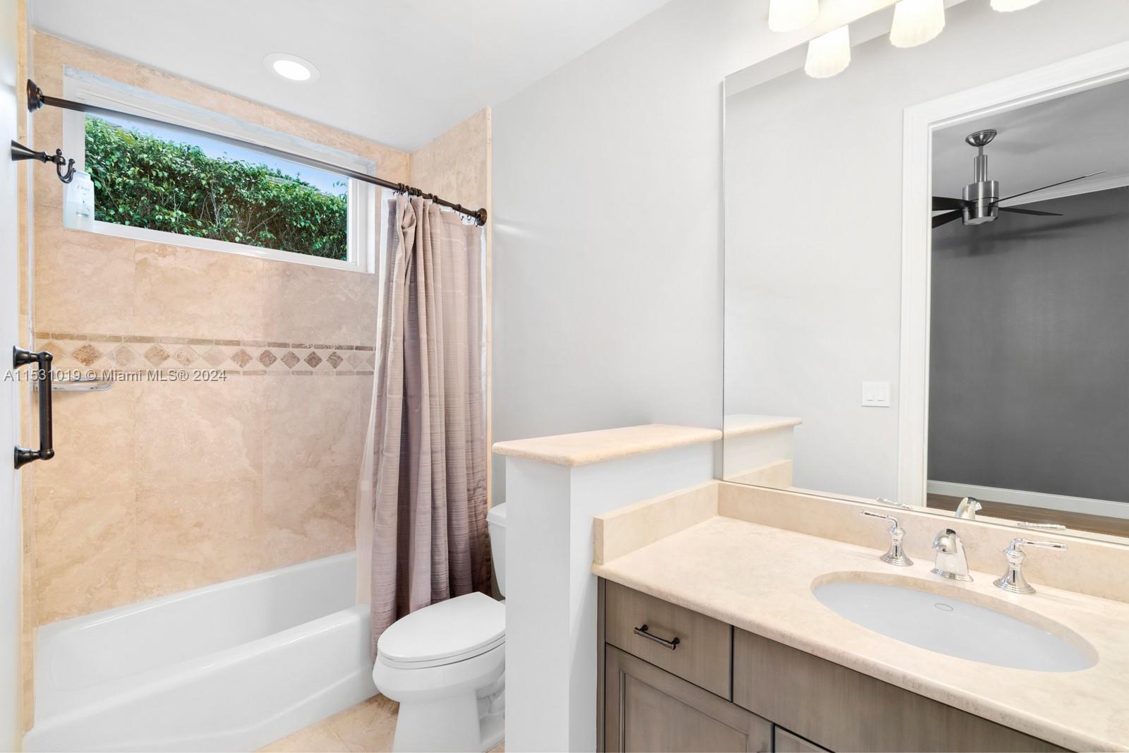ROYAL PALM YACHT & COUNTR - Residential