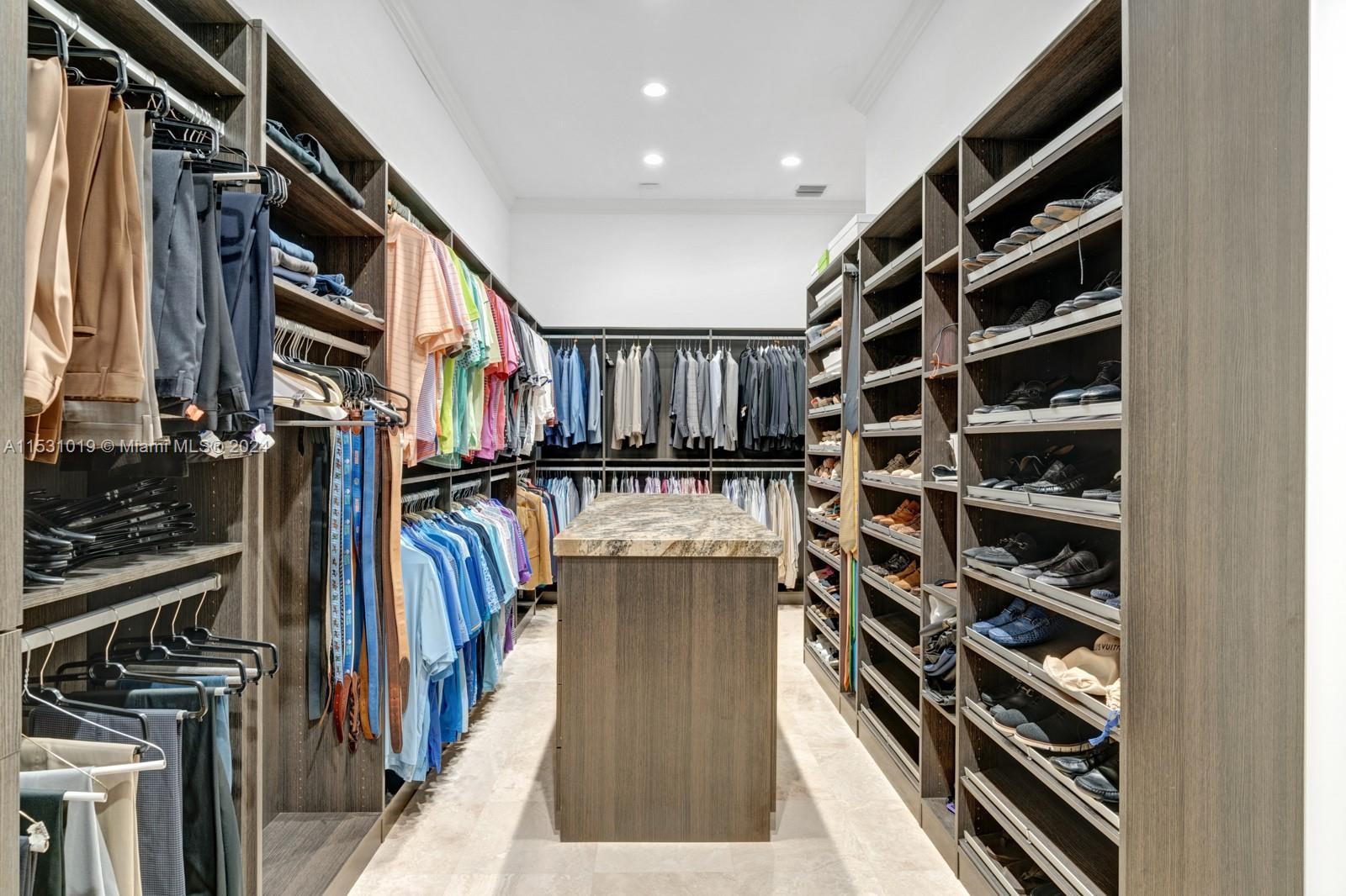 ROYAL PALM YACHT & COUNTR - Residential