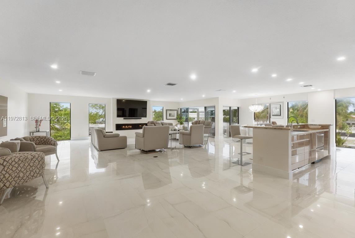 76 ISLE OF VENICE CO-OP - Residential