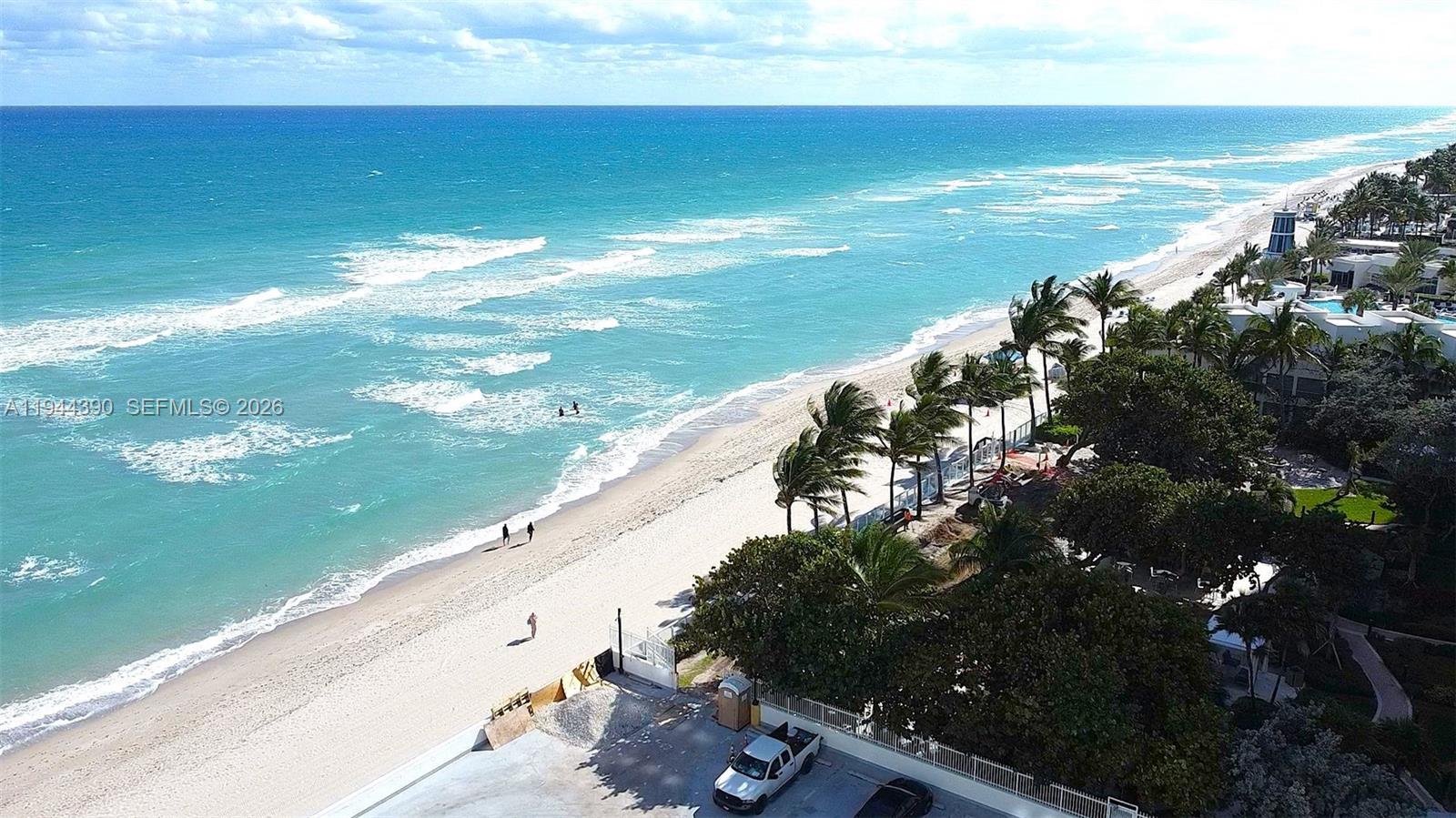 AQUARIUS CONDO - Residential