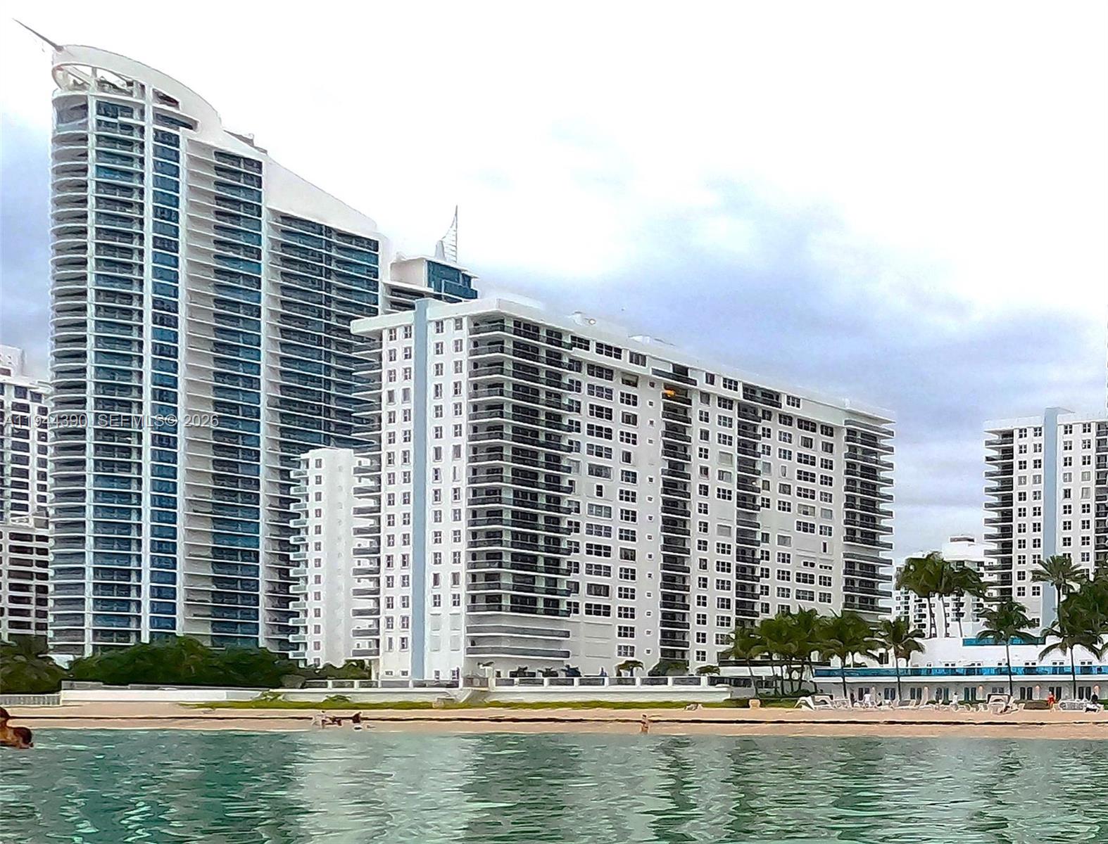 AQUARIUS CONDO - Residential