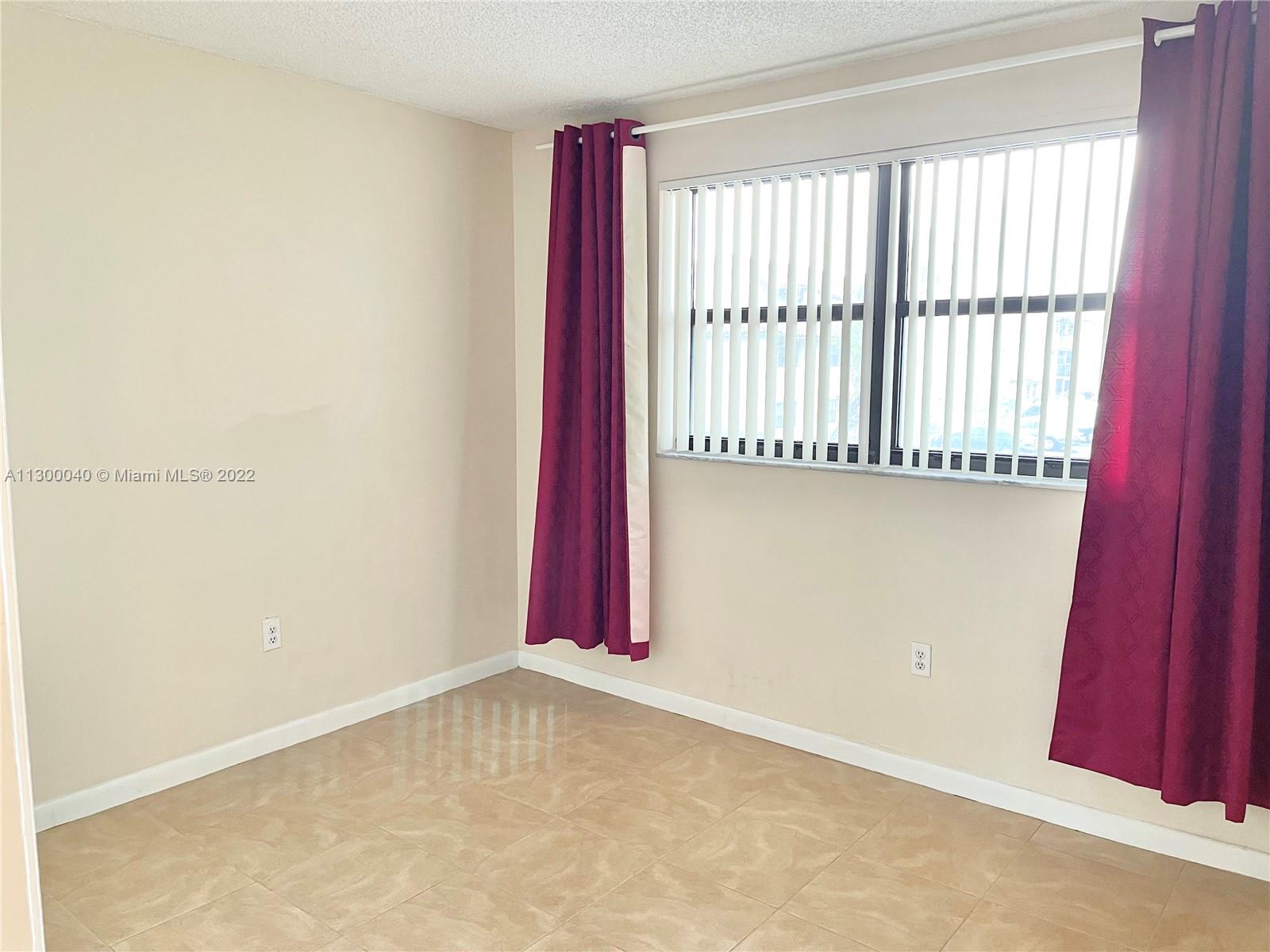 VILLAS DE VENEZIA - Residential Lease