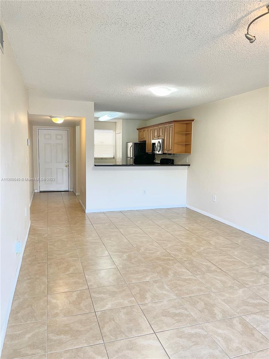 VILLAS DE VENEZIA - Residential Lease