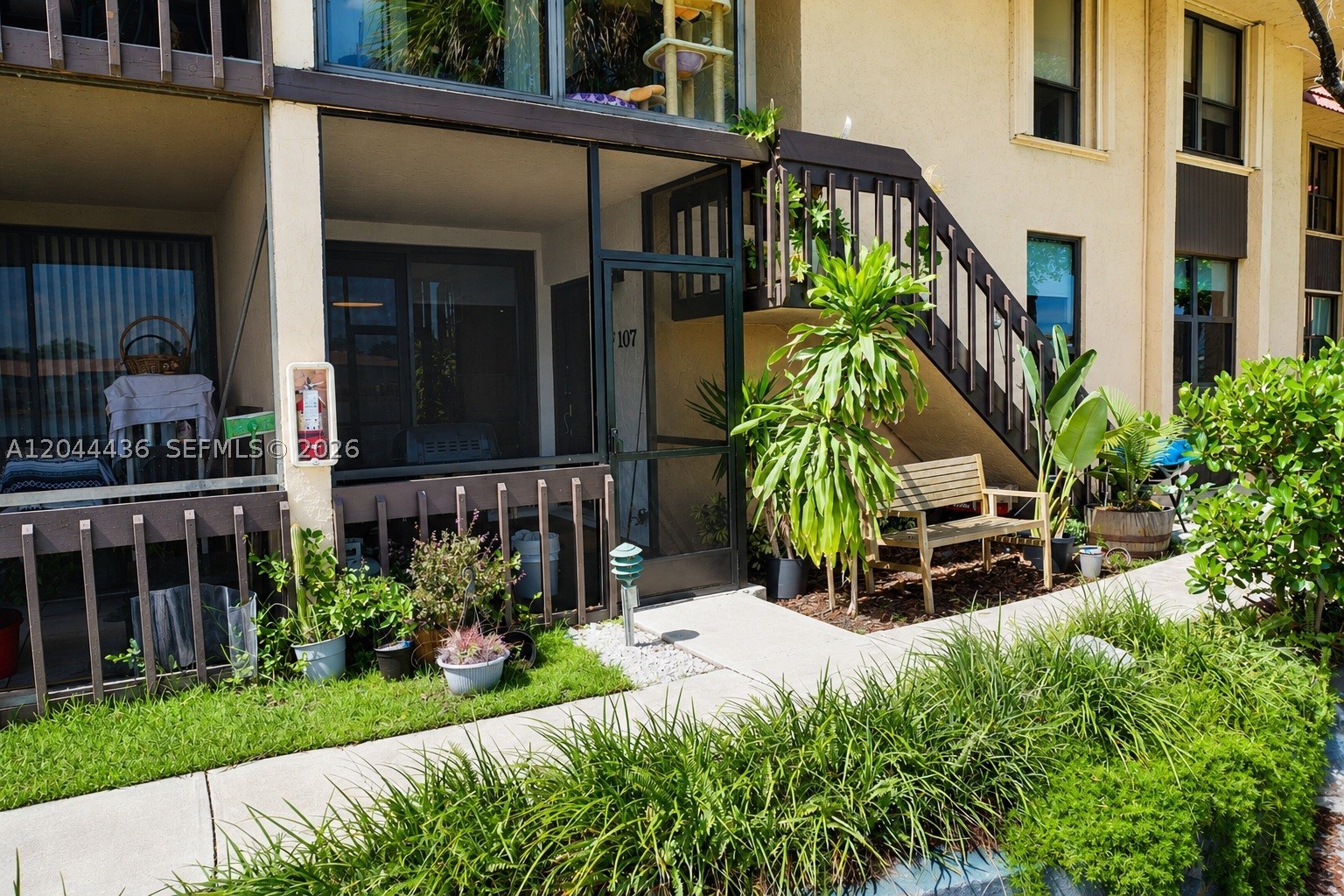 NORTHLAKE VLG AT CALIF CL - Residential