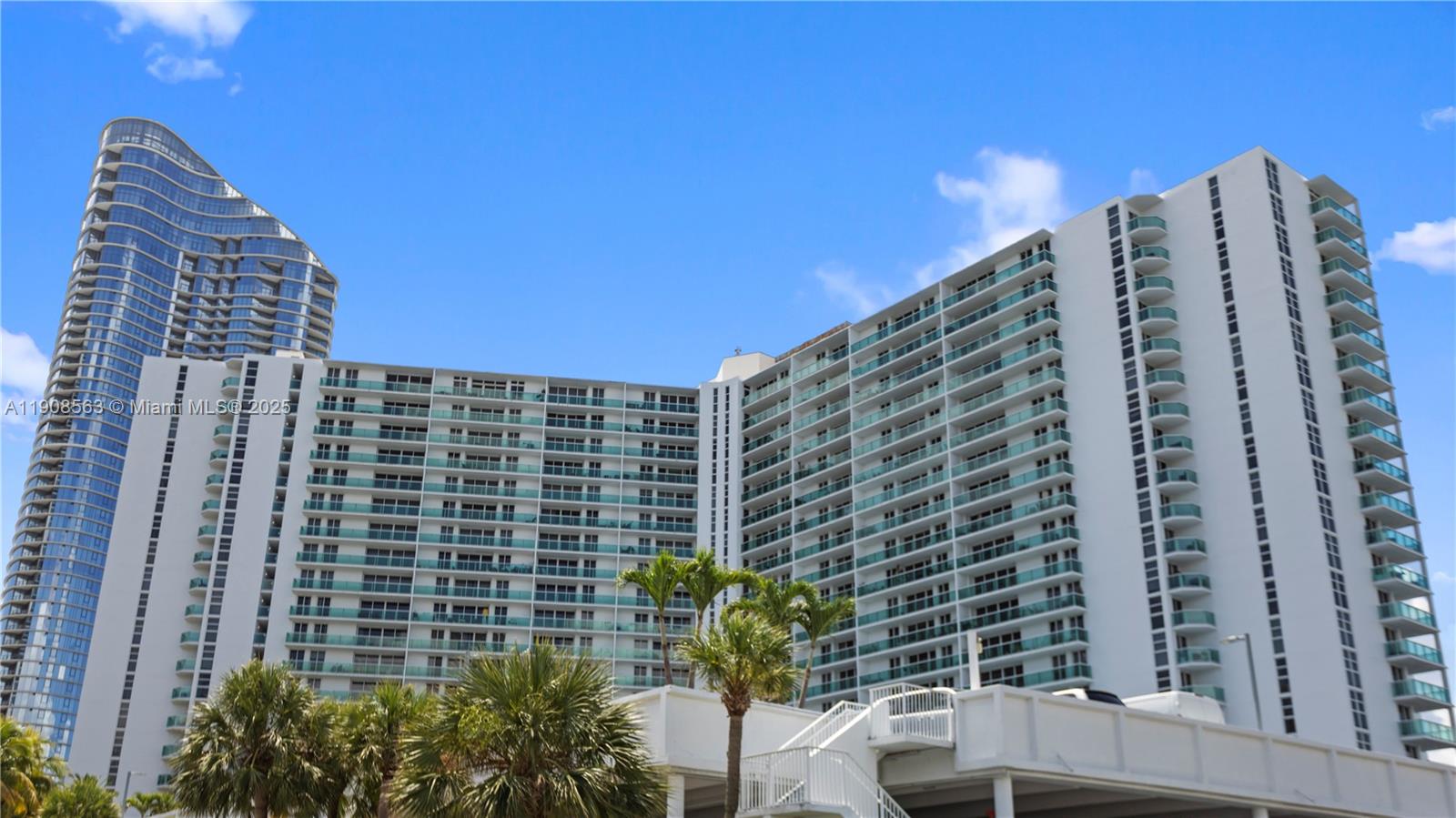 Exceptional Fully Remodeled Condo! . 2 Bedroom and 2 Bathroom Completely renovated from top to bottom — everything is brand new! .Features new porcelain tile floors, updated bathrooms, modern kitchen with new appliances, and high-quality finishes throughout.
Move-in ready and truly stunning — a must-see!
Check out the photos!
Right across from the ocean. The largest unit with large balcony. Hurricane proof windows . The property is fully furnished . The complex has a gym, tennis, cafe, restaurant, marina and much more. 24/7 security and valet.