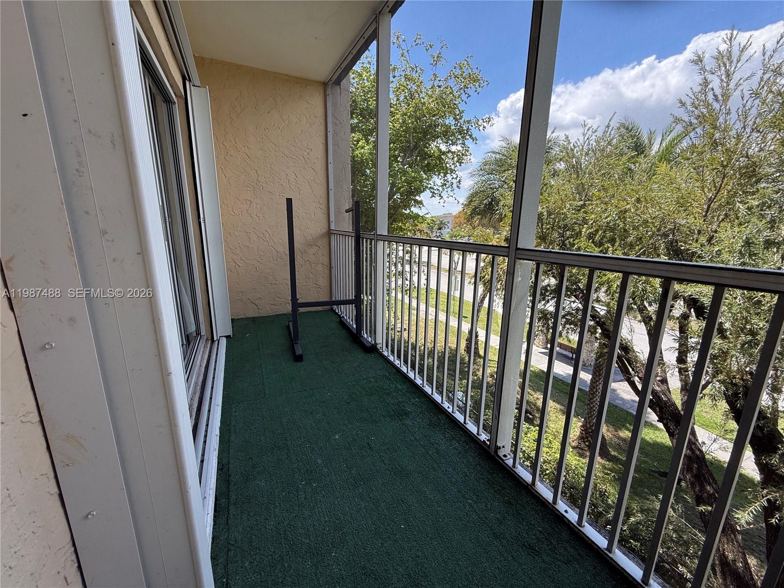 COVE CONDO PHASE II, THE - Residential Lease