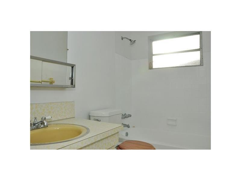SUNRISE GOLF VILLAGE SEC - Residential Lease