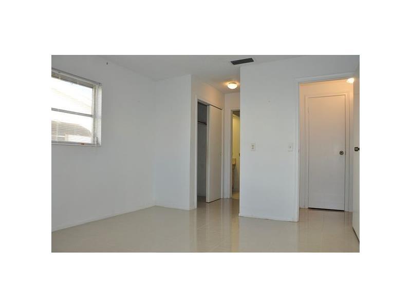 SUNRISE GOLF VILLAGE SEC - Residential Lease