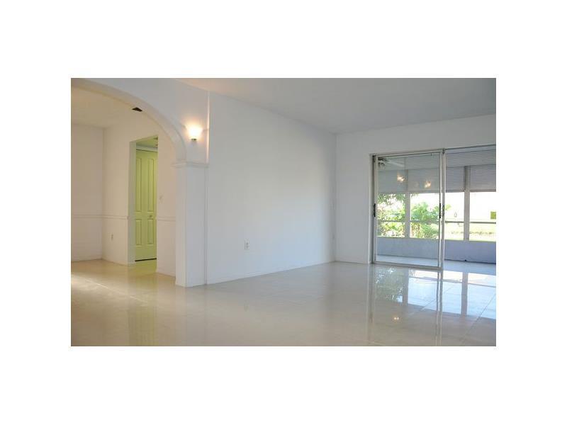 SUNRISE GOLF VILLAGE SEC - Residential Lease