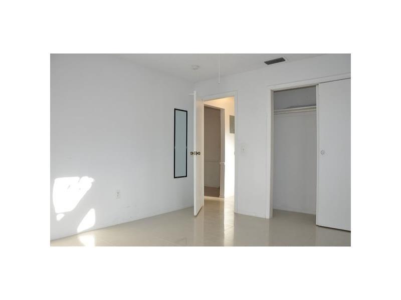 SUNRISE GOLF VILLAGE SEC - Residential Lease
