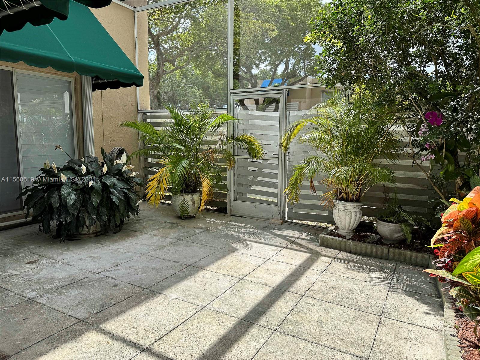 KENDALL CENTER - Residential Lease