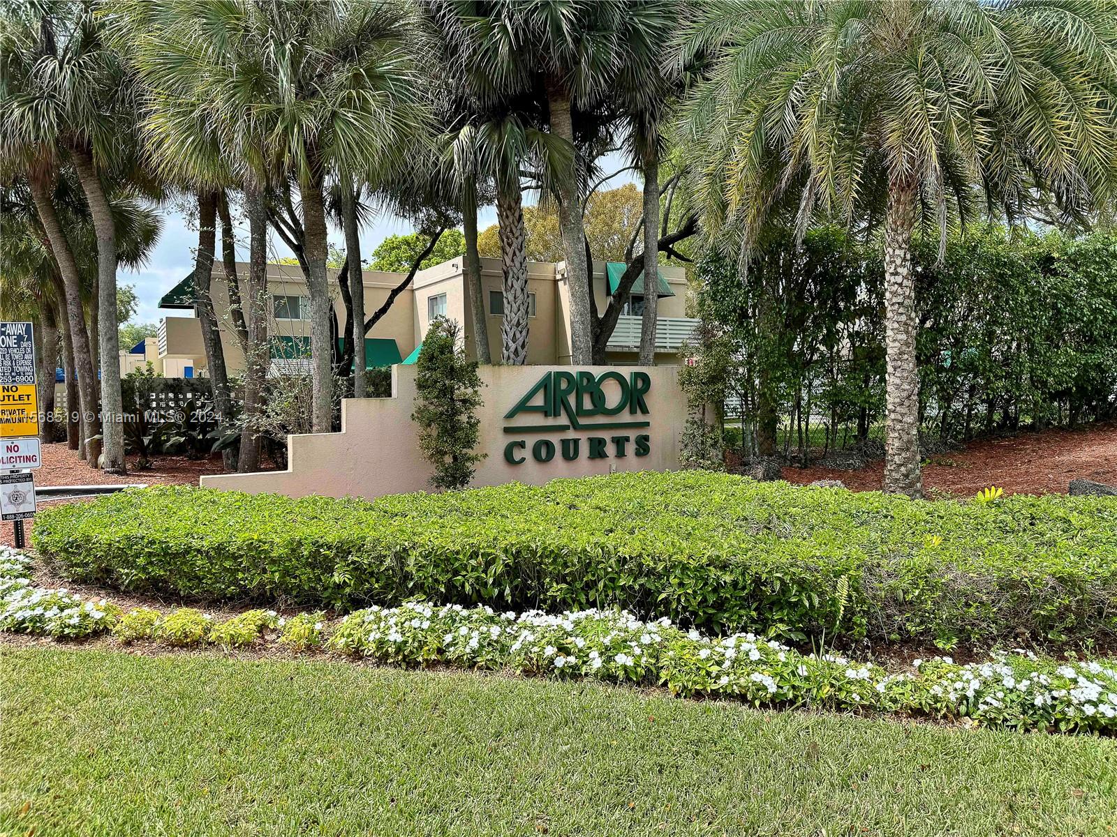 KENDALL CENTER - Residential Lease