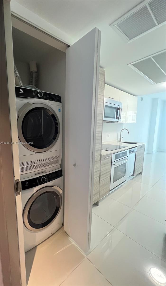 BRICKELLHOUSE CONDO - Residential
