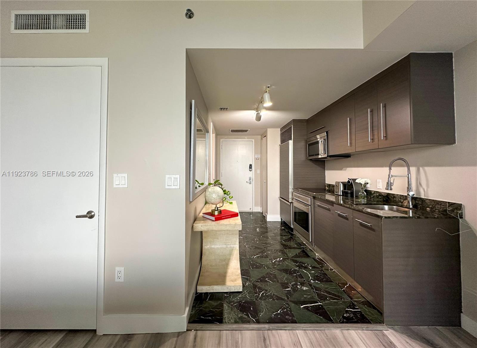ICON BRICKELL CONDO NO 3 - Residential
