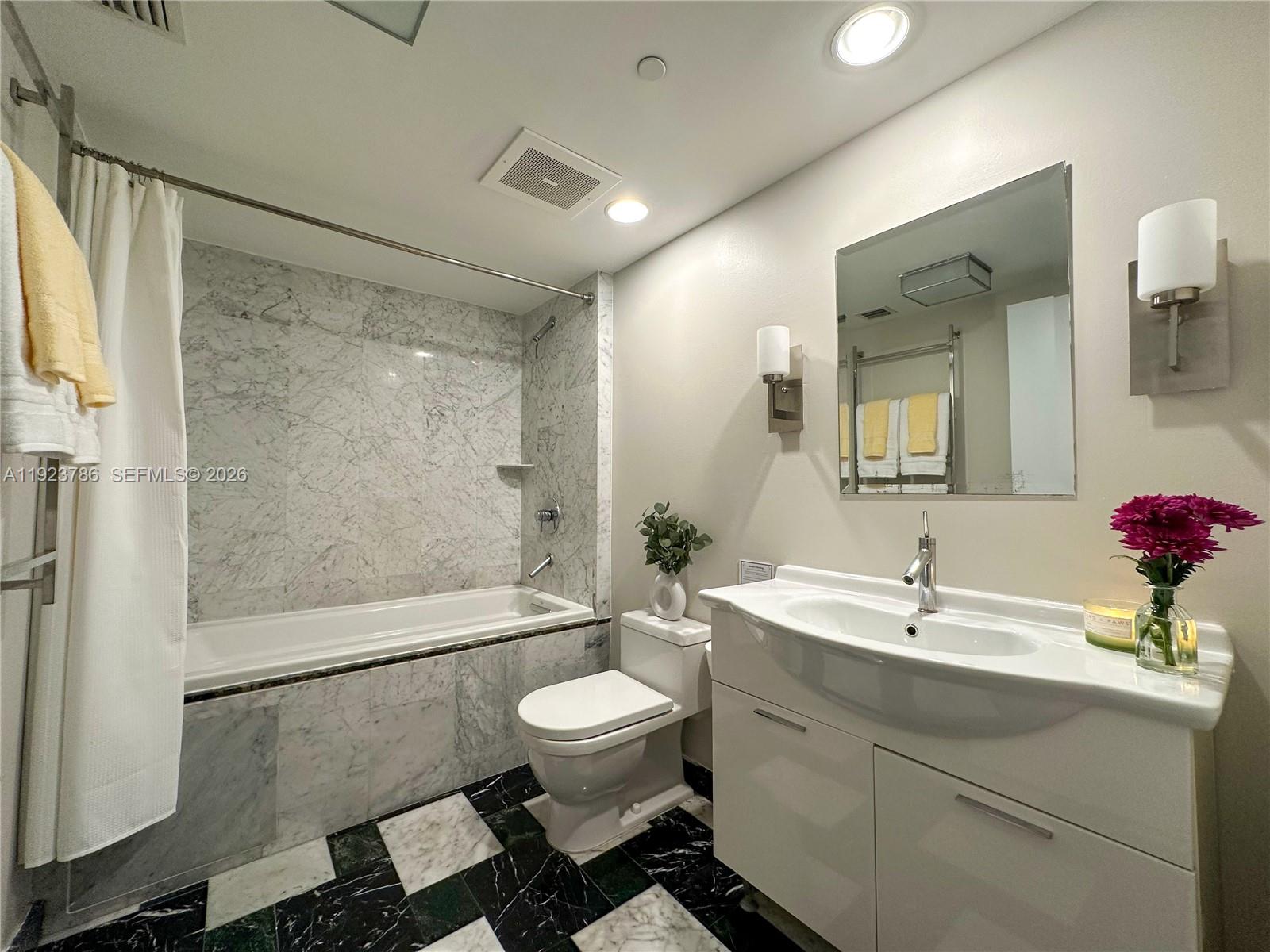 ICON BRICKELL CONDO NO 3 - Residential
