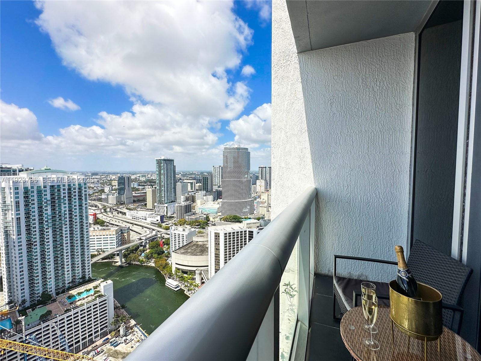 ICON BRICKELL CONDO NO 3 - Residential