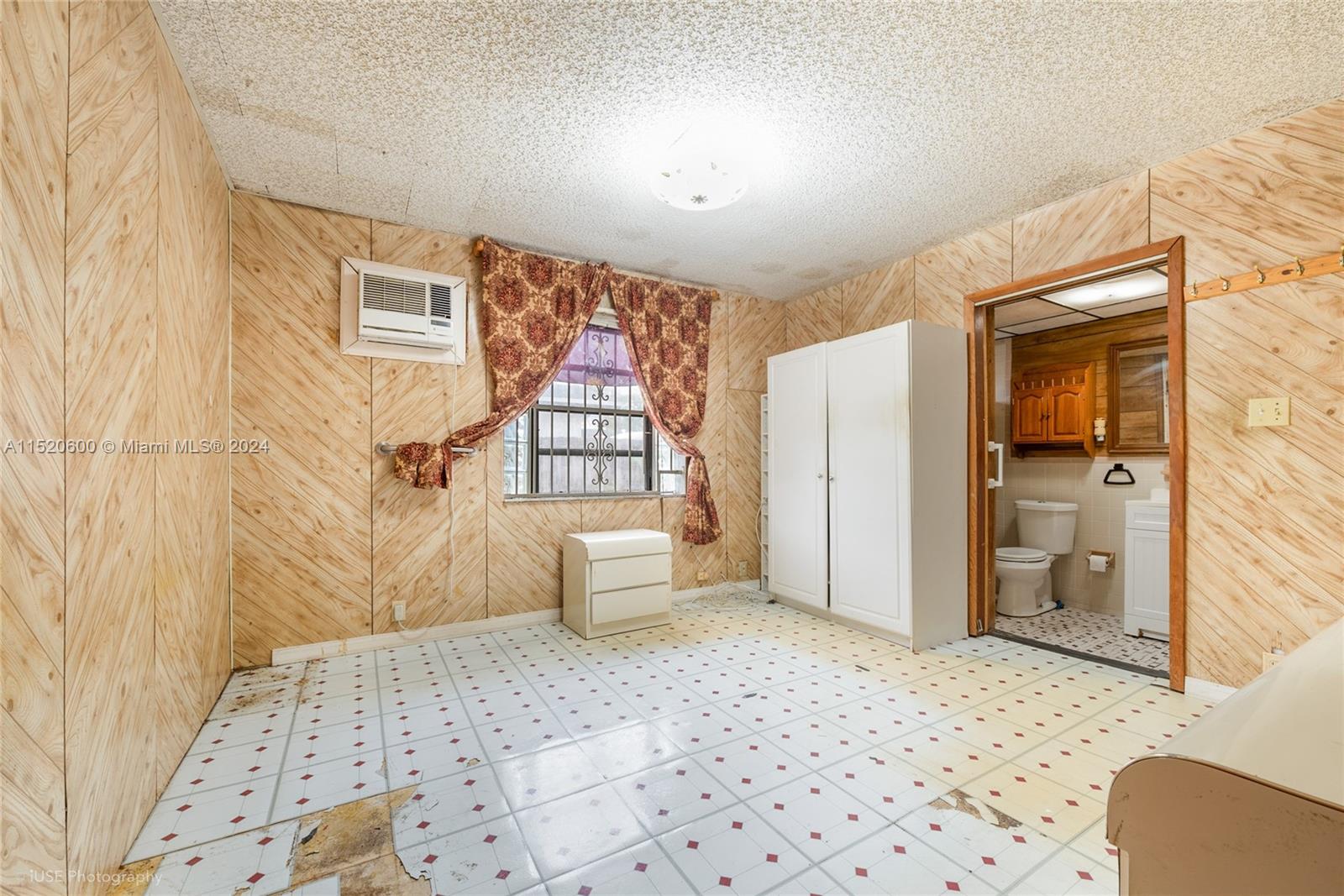 TROPICAL ESTS - Residential